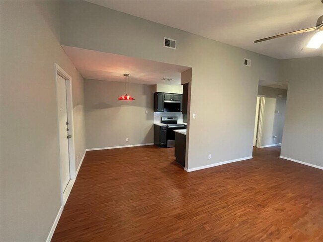 Photo - 7214 Lilac Ln