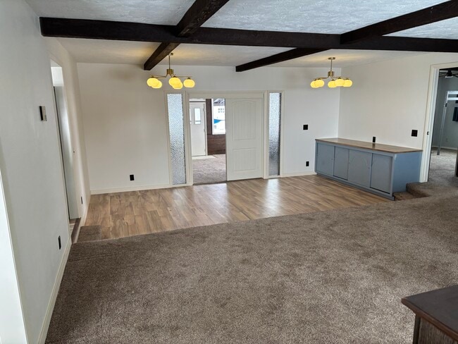 Living room - 3133 E Highway 33