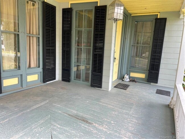 Photo - 33 W Main St