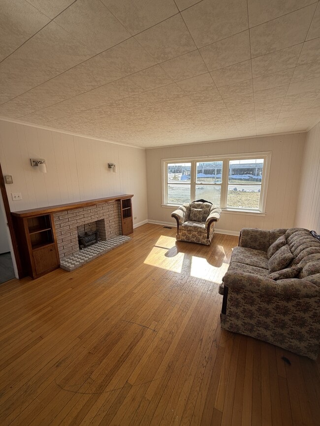 Photo - 694 Torbay Rd