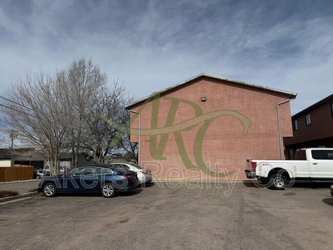 Building Photo - 1401 E 19th St