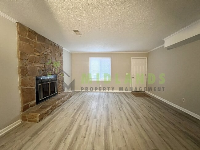 Photo - 204 S Cromwell St