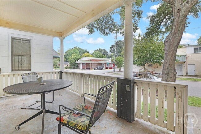 Photo - 530 E 35th St