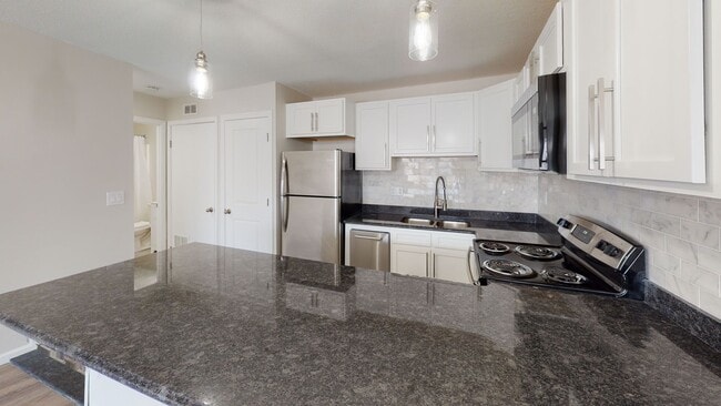 Beautiful 1-Bedroom Westville Condo - Beautiful 1-Bedroom Westville Condo Unit 463 Whalley Ave - F