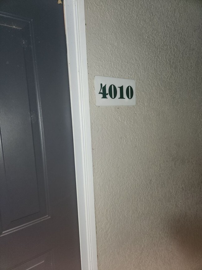 4010 - 4010 Apartment Unit 4010