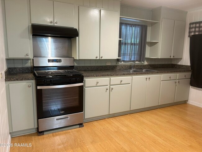 Photo - 203 Armand St