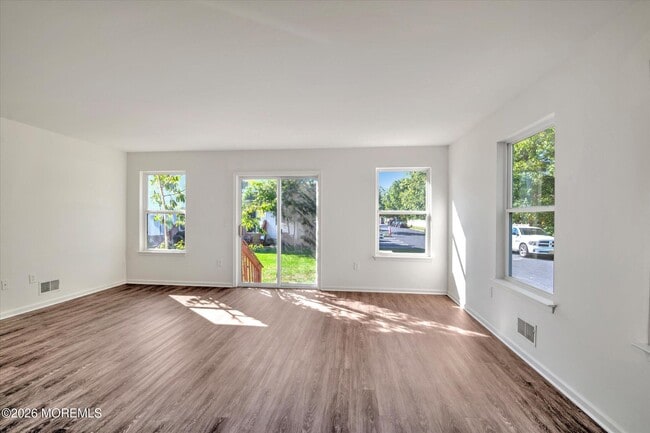 Photo - 6 Esplanade Way