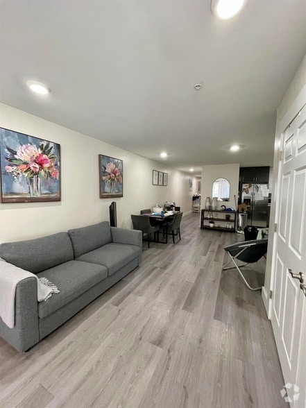 Building Photo - 574 56th St Unit 1 Rental