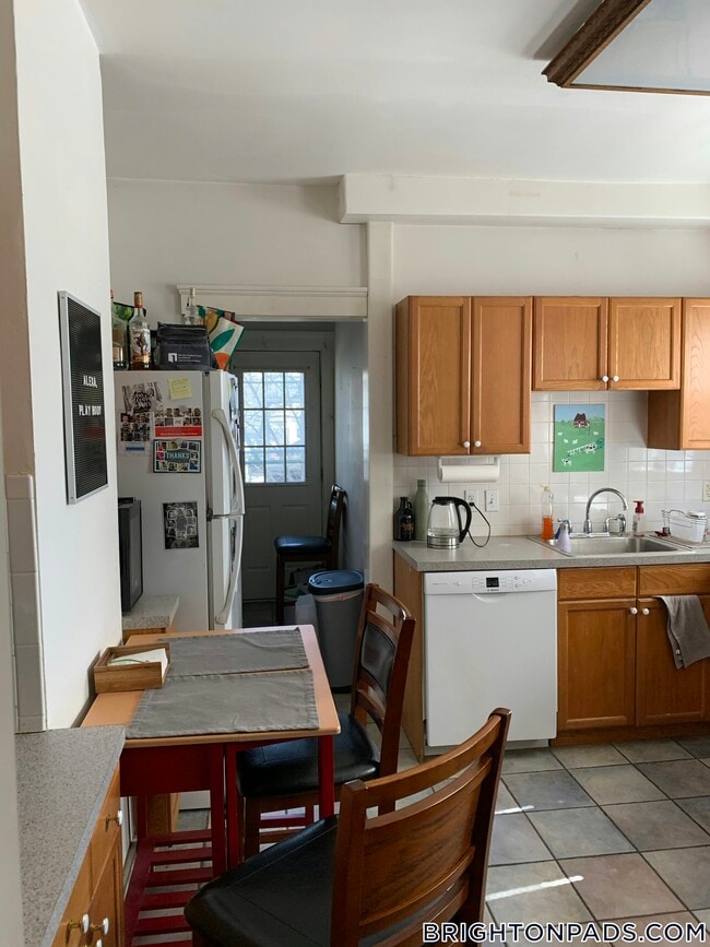 Photo - 140 Brooks St Unidad 1