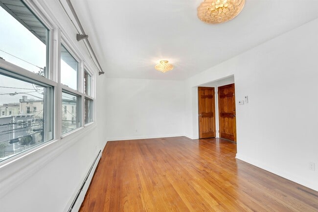 Photo - 199 Hopkins Ave