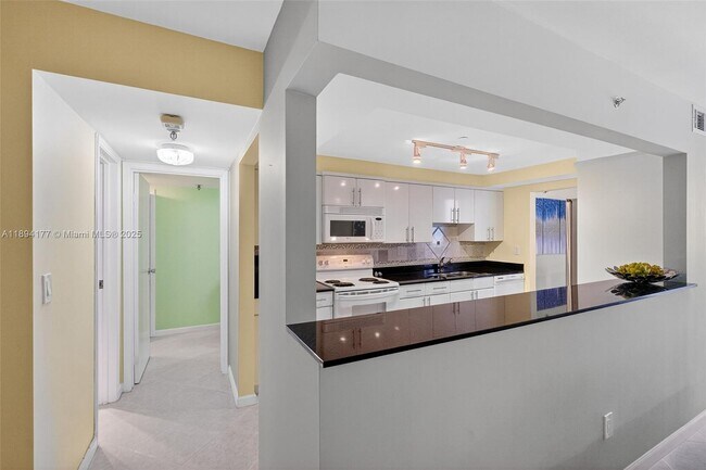 Photo - 2401 Collins Ave Unit 1406