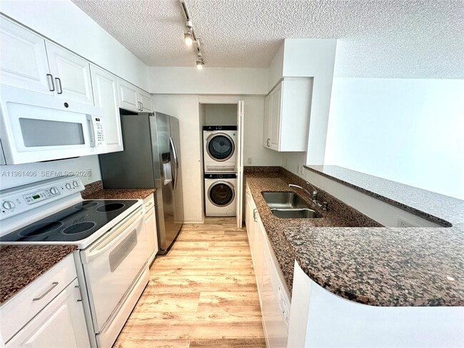 Photo - 1155 Brickell Bay Dr Unit 607