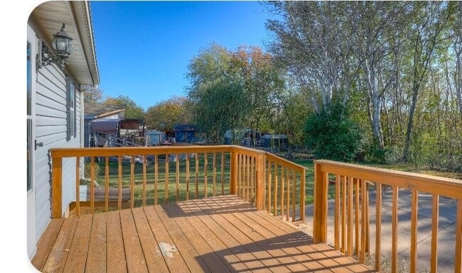 Photo - 210 Azalea St