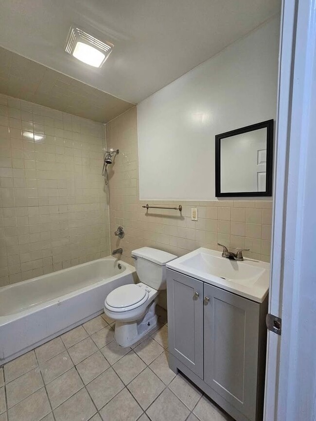 Photo - 552 E 24th St Unidad 2