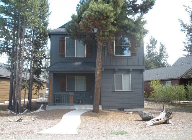 Photo - Great house in town