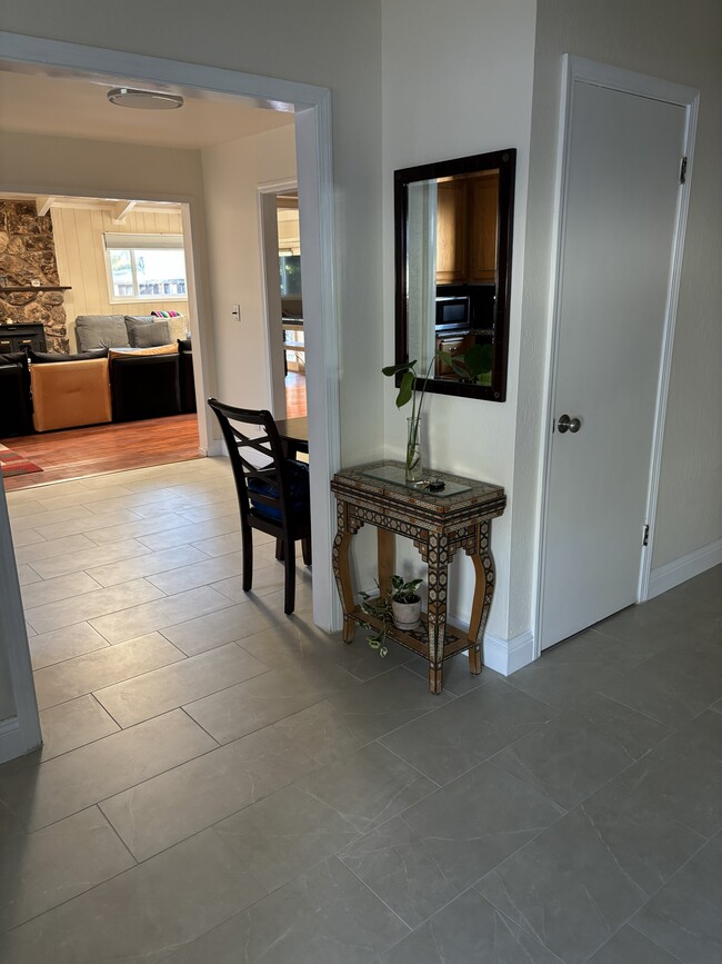 Photo - 520 Linford Pl