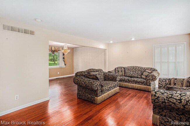 Photo - 5622 Powder Horn Dr