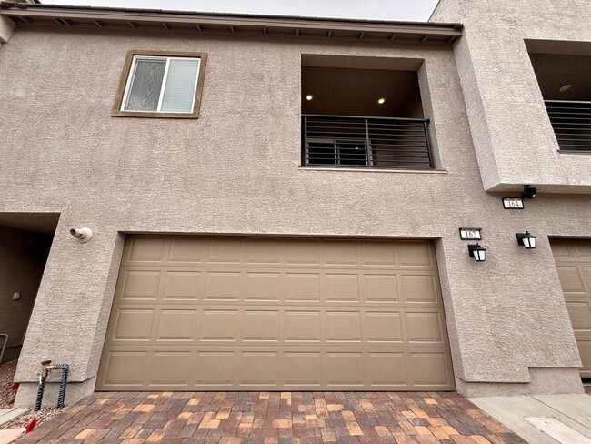 Photo - BRAND NEW 3 BED 2.5 BATH 2 BALCONY 2 CAR GARAGE TOWNHOUSE IN HENDERSON FOR RENT!!