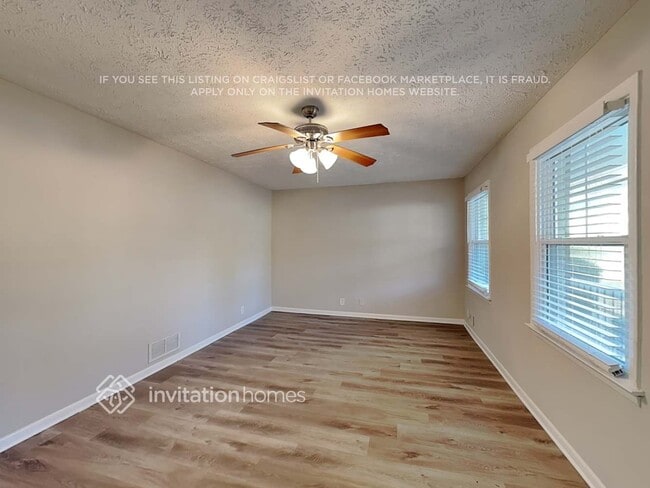 Photo - 1948 Englewood Way SW