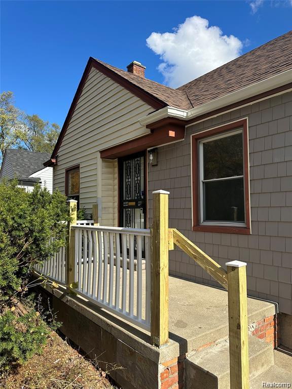 Photo - 20084 Greenview Ave