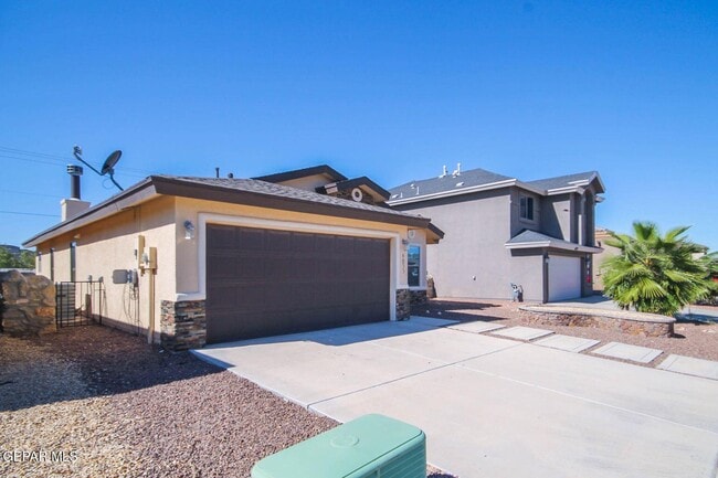 Photo - 4833 Adrian Campos St