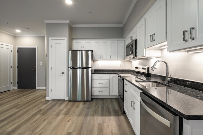 Building Photo - 1010 Duke St