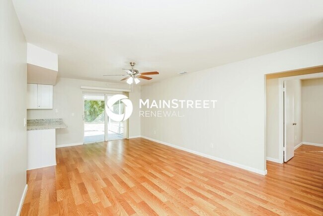 Photo - 1061 SW Sudder Ave