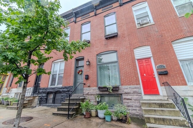 Building Photo - 3229 E Baltimore St Rental