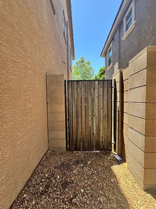Photo - 4 BEDROOM HOME IN COLDWATER RANCH