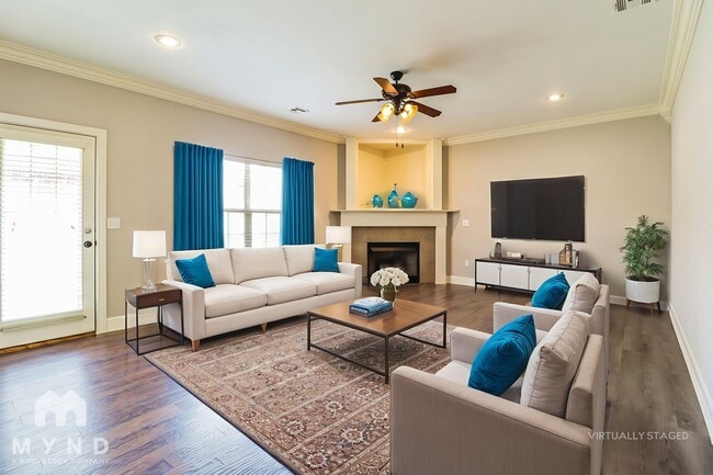 Photo - 100 NE Chicory Ln