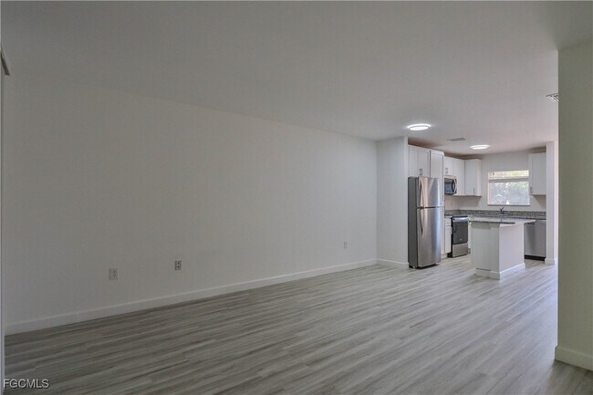 Photo - 11931 Palm Bay Court Unidad 201