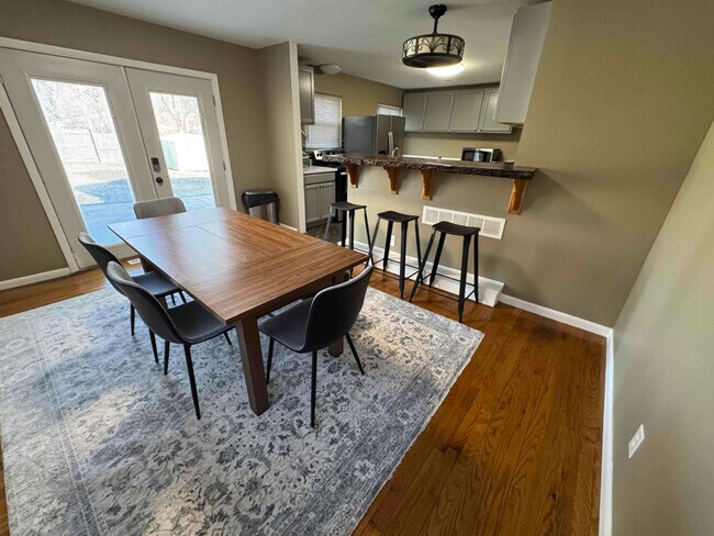 Photo - 263 S Chester Ave