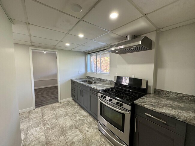 8446 Hilton Dr