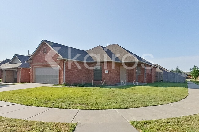 Photo - 812 SW 37th St