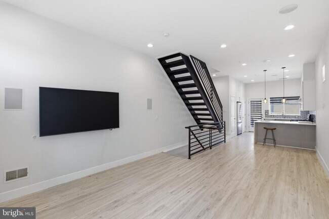 Photo - 1448 N Myrtlewood St