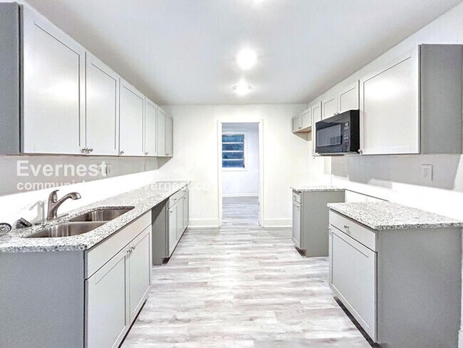 Photo - 1026 Lynhurst Dr SW