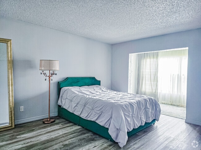 Building Photo - 1986 Pelican Landing Blvd Unit 1525 Rental