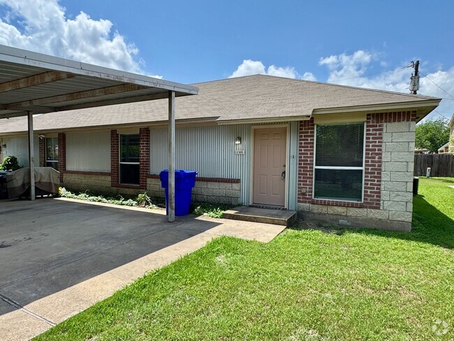 Building Photo - Duplex *LEASING SPECIAL AVAILABLE* Rental