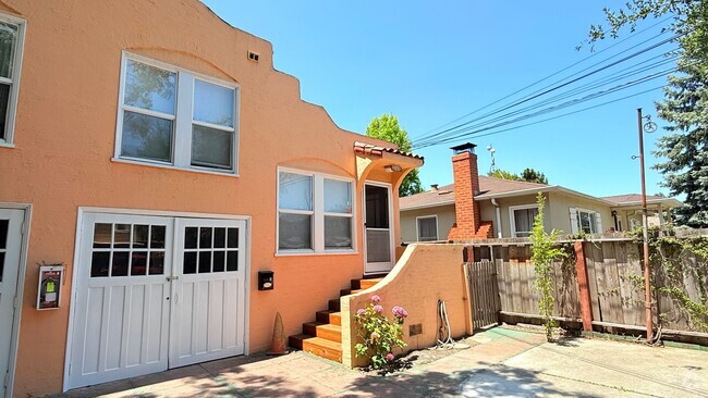 Building Photo - 3242 Briggs Ave Unit 3242 Briggs Ave. A (LO) Rental