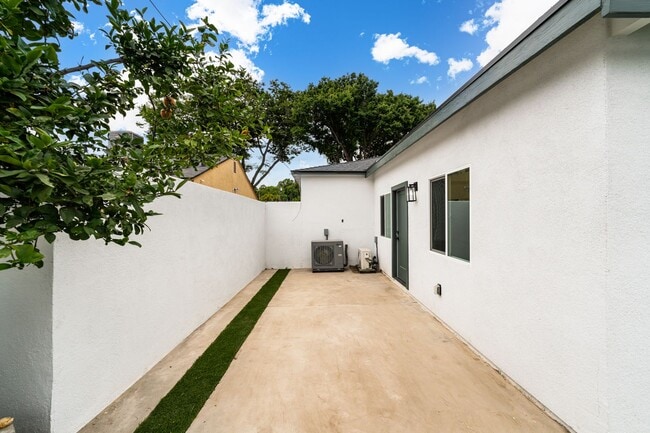 Photo - 7020 Schroll St Unit 7020-01