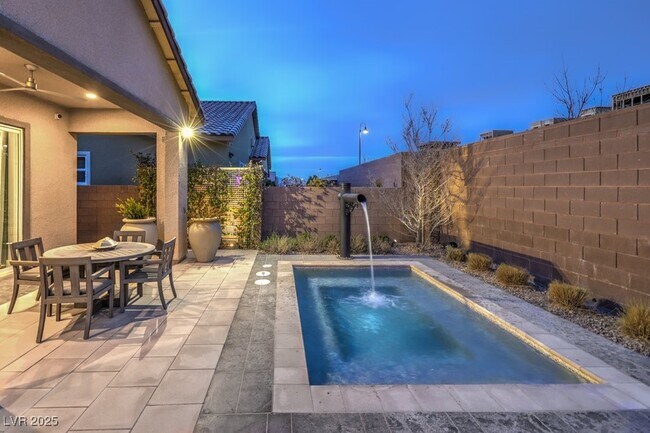 Photo - 2542 Strathmill Ave