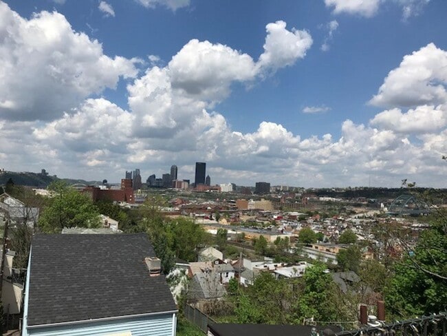 Photo - Southside Slopes - Amazing views of Downtown - Off-street parking