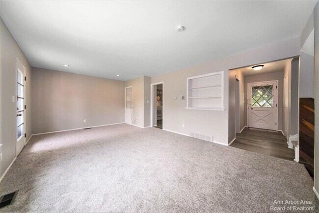 Photo - 2923 Burlington Ct