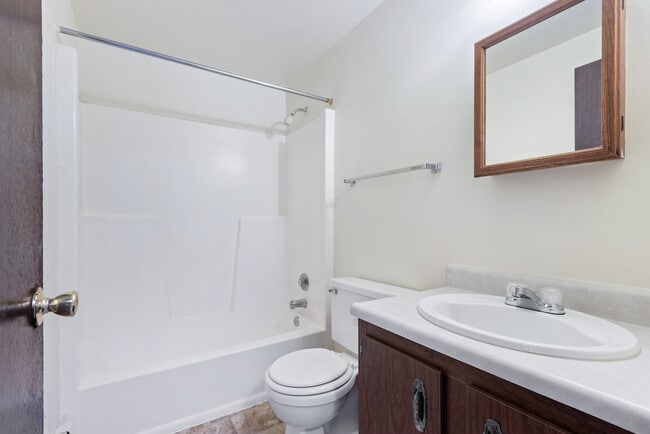 Charles Apts Green Bay, LLC