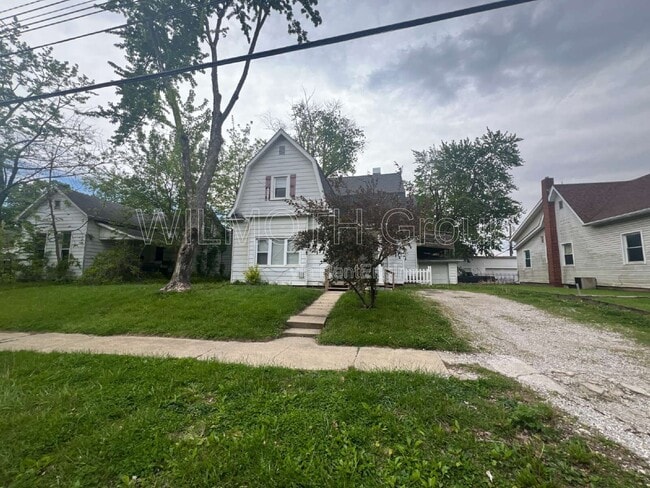 Building Photo - 210 Whitlock Ave Unit A