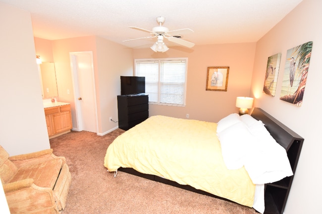 Photo - 617 Plymouth Dr