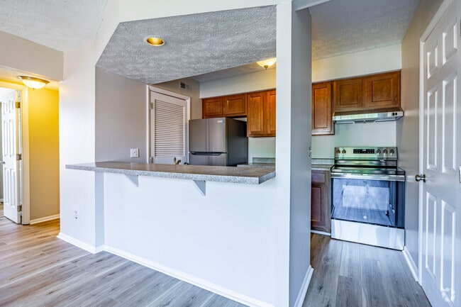 1BR, 1BA - 700SF - Kitchen