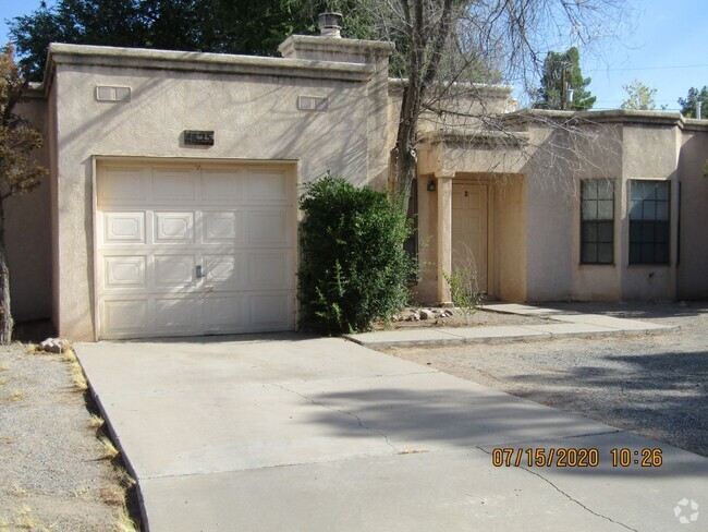 Building Photo - 4025 Mary Cir Unit B Rental