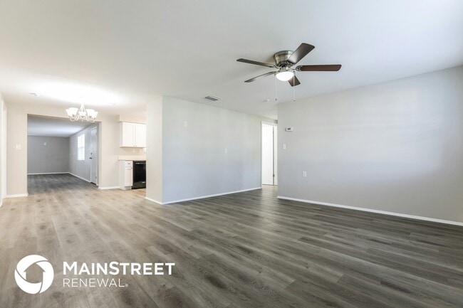 Photo - 60 Harwich Cir