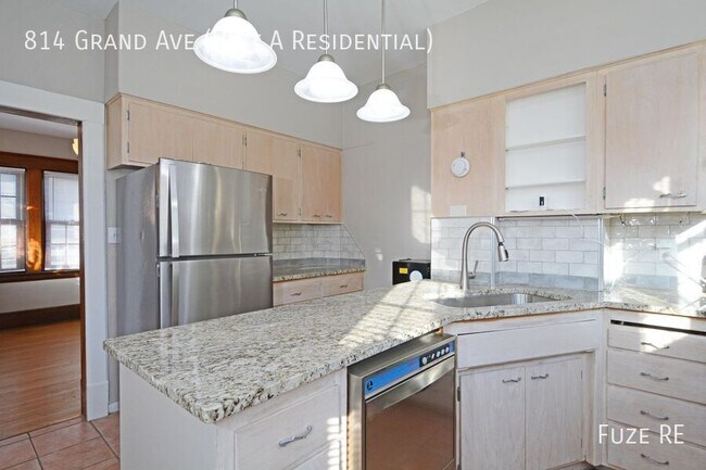 Photo - 814 Grand Ave
